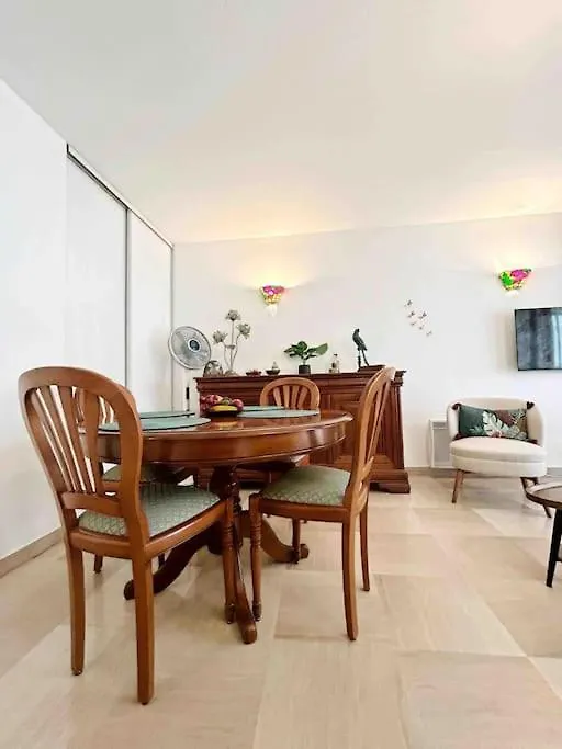 La Petite Louisiane : Apt 4 Prs, 300 M Plages Antibes